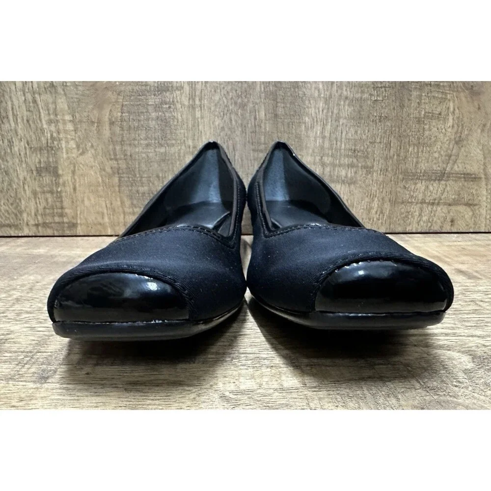 BANDOLINO Women size 10 M black nylon patent leather trim flat shoes